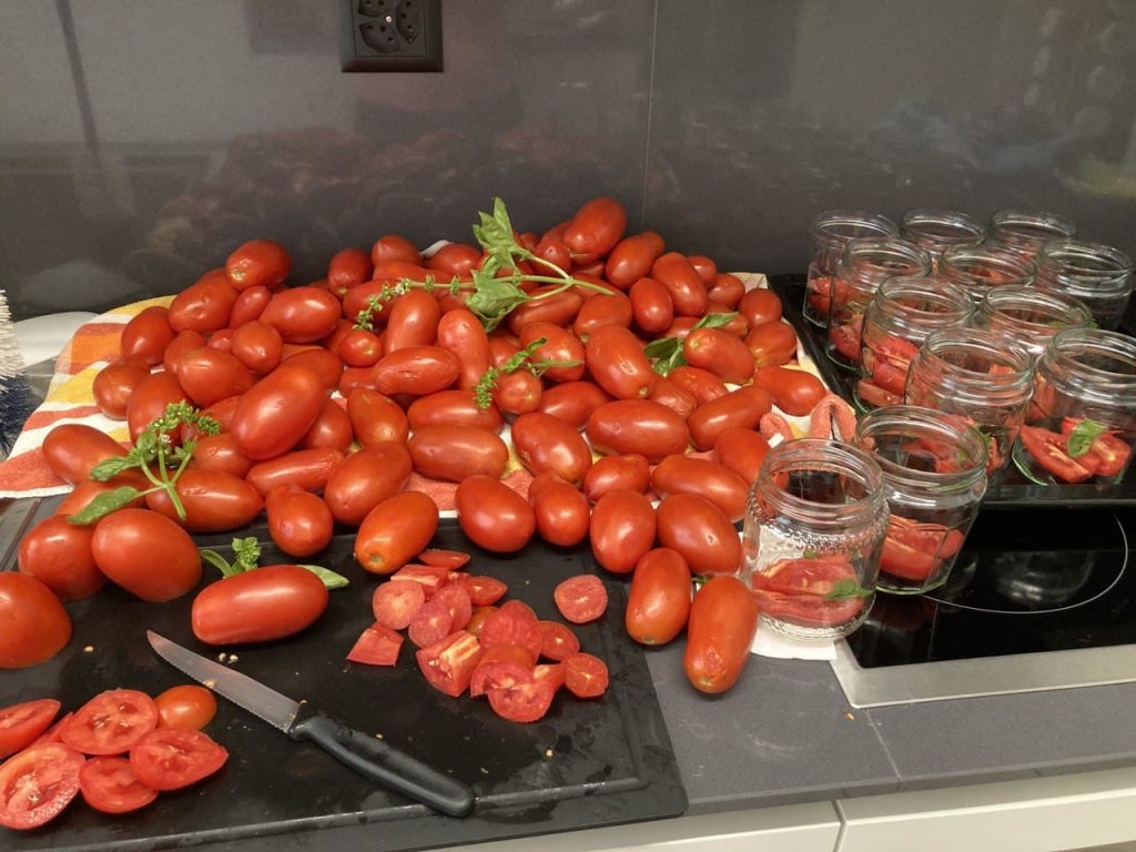 Pomodori peretti a pezzi