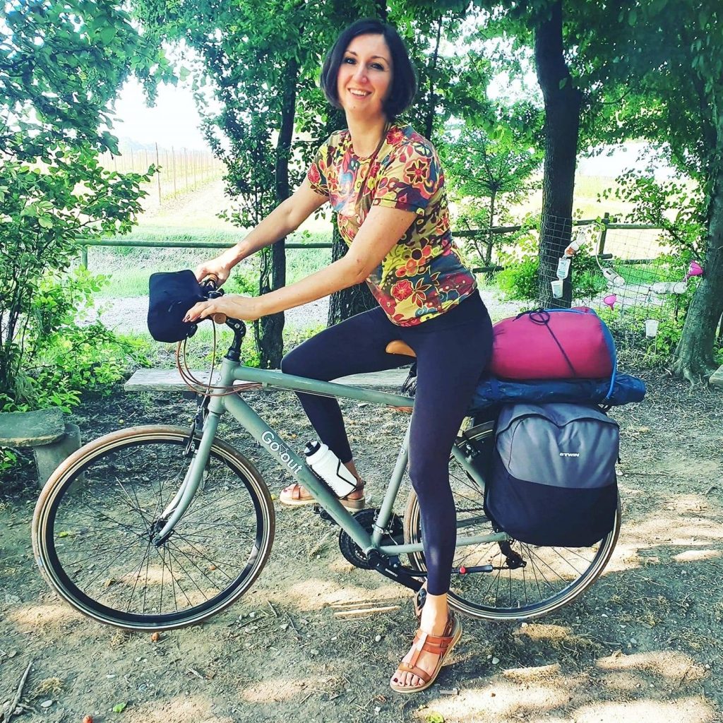 Lucia Cuffaro - Riparare gomma bucata di una bicicletta