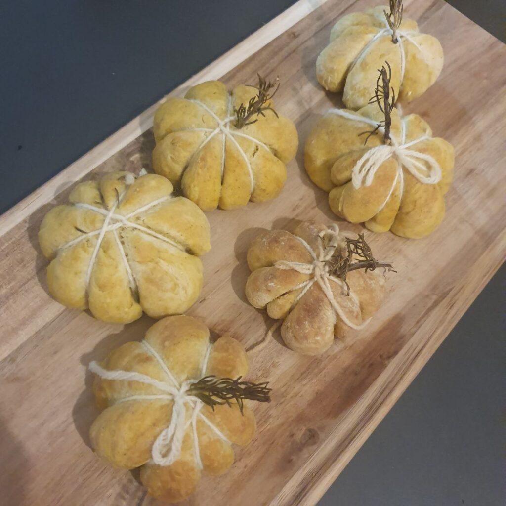 Panini a forma di zucca - Tagliere